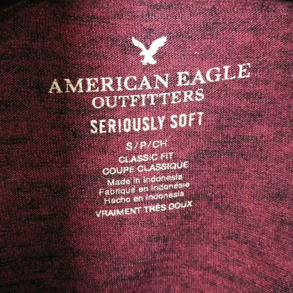 American Eagle V neck - Picture 3 of 3